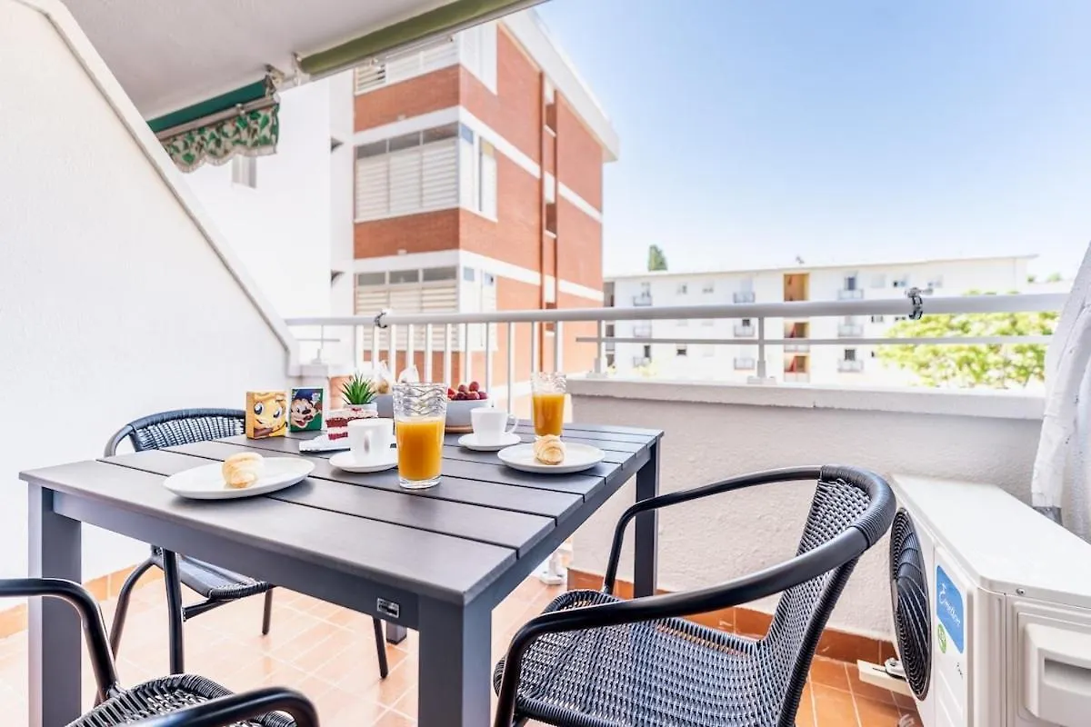 Salou Studio By Beach & Pool - Ac - Free Parking 0*,  Spagna